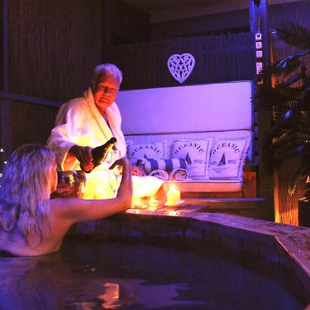 The Oceanic Luxury Aparthotel 法尔茅斯 外观 照片